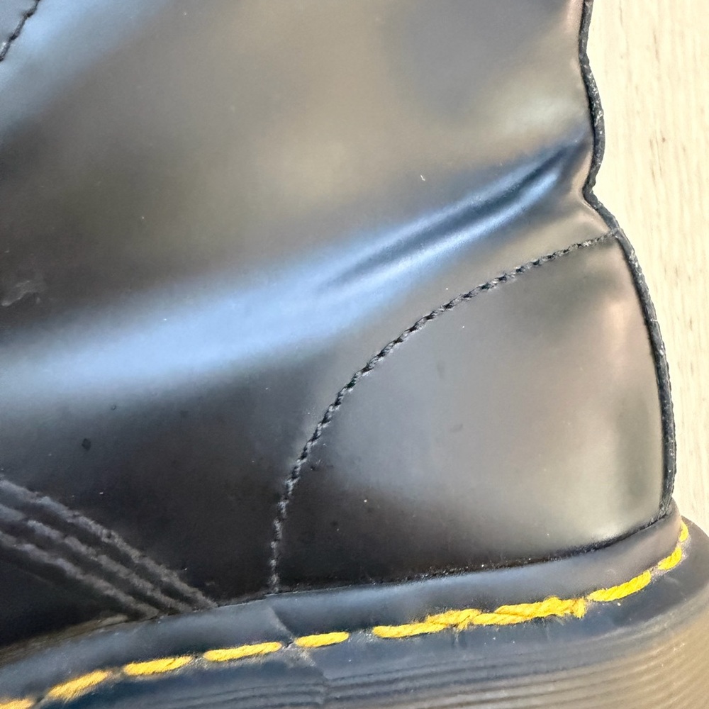 DR. MARTENS 1460 Womens Boots- size 7 - Picture 8 of 9